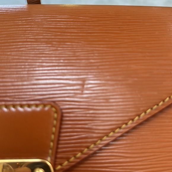 Louis Vuitton Epi brown Dragonne clutch. - Picture 7 of 13
